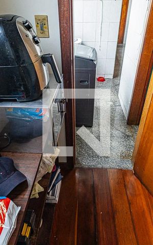 Apartamento à venda com 260m², 4 quartos e 2 vagas Apartamento à venda com 260m², 4 quartos e 2 vagasQuarto de serviço