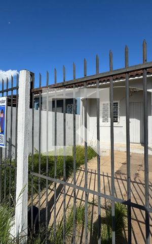 Casa para alugar com 94m², 2 quartos e 1 vaga Casa para alugar com 94m², 2 quartos e 1 vagaPlaquinha fachada