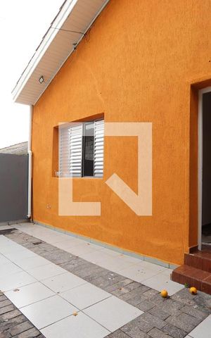 Casa para alugar com 85m², 2 quartos e 1 vagaQuintal