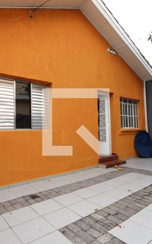 Casa para alugar com 85m², 2 quartos e 1 vagaQuintal