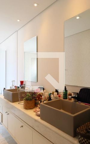 Apartamento à venda com 216m², 3 quartos e 4 vagasBanheiro da Suíte 3