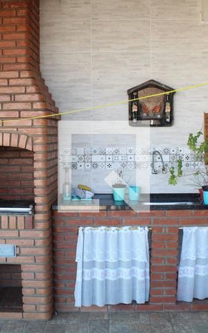 Casa para alugar com 100m², 2 quartos e 1 vagaChurrasqueira