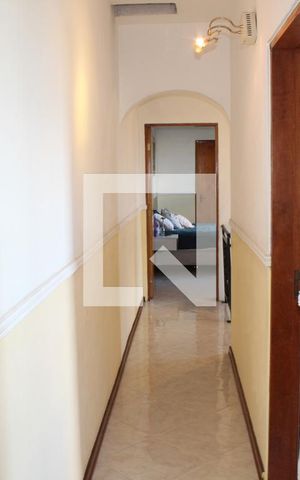 Casa para alugar com 223m², 3 quartos e 2 vagasCorredor