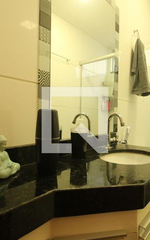 Apartamento à venda com 80m², 3 quartos e 2 vagasBanheiro