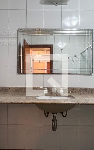 Apartamento à venda com 110m², 2 quartos e 1 vaga Apartamento à venda com 110m², 2 quartos e 1 vagaBanheiro