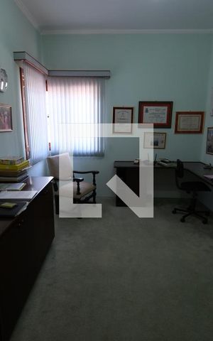 Casa de condomínio à venda com 800m², 4 quartos e 1 vagaSala - Escritório