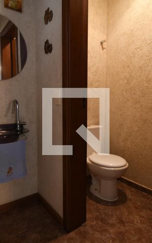 Casa de condomínio à venda com 800m², 4 quartos e 1 vagaLavabo