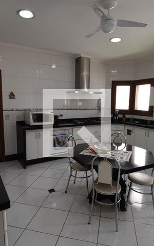 Casa de condomínio à venda com 800m², 4 quartos e 1 vagaCozinha