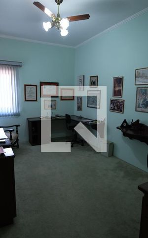 Casa de condomínio à venda com 800m², 4 quartos e 1 vagaSala - Escritório
