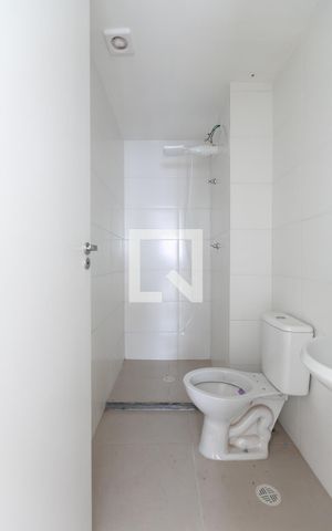 Apartamento para alugar com 33m², 2 quartos e sem vaga Apartamento para alugar com 33m², 2 quartos e sem vagaBanheiro