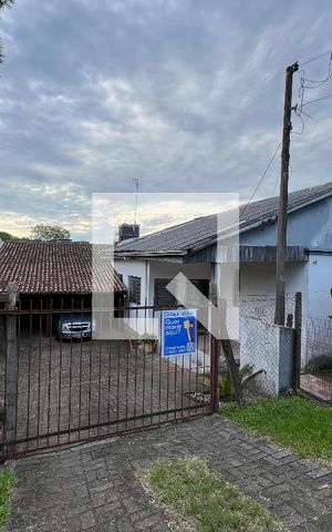Casa à venda com 250m², 4 quartos e 2 vagasFachada