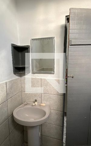 Casa à venda com 250m², 4 quartos e 2 vagasBanheiro 2