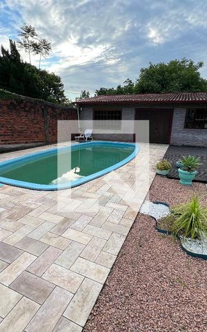 Casa à venda com 250m², 4 quartos e 2 vagasÁrea comum - Piscina