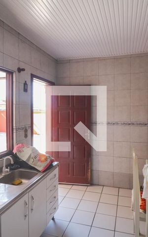 Casa à venda com 205m², 3 quartos e 2 vagas Casa à venda com 205m², 3 quartos e 2 vagasCozinha