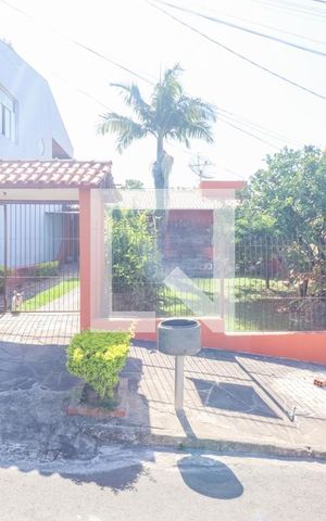 Casa à venda com 205m², 3 quartos e 2 vagas Casa à venda com 205m², 3 quartos e 2 vagasFachada