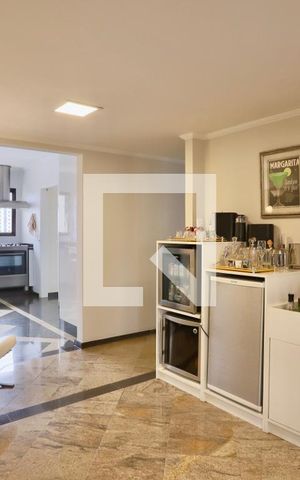 Apartamento à venda com 269m², 3 quartos e 3 vagas Apartamento à venda com 269m², 3 quartos e 3 vagasHall