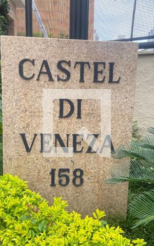 Apartamento à venda com 269m², 3 quartos e 3 vagas Apartamento à venda com 269m², 3 quartos e 3 vagasFachada