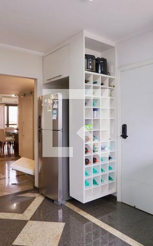 Apartamento à venda com 269m², 3 quartos e 3 vagas Apartamento à venda com 269m², 3 quartos e 3 vagasCozinha