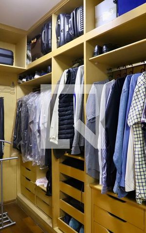 Apartamento à venda com 269m², 3 quartos e 3 vagas Apartamento à venda com 269m², 3 quartos e 3 vagasCloset do quarto 2