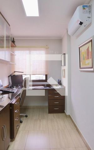 Apartamento à venda com 269m², 3 quartos e 3 vagas Apartamento à venda com 269m², 3 quartos e 3 vagasEscritório