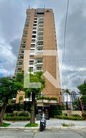 Apartamento à venda com 269m², 3 quartos e 3 vagas Apartamento à venda com 269m², 3 quartos e 3 vagasFachada