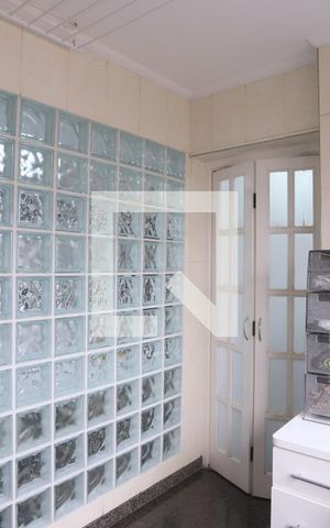 Apartamento à venda com 269m², 3 quartos e 3 vagas Apartamento à venda com 269m², 3 quartos e 3 vagasLavanderia