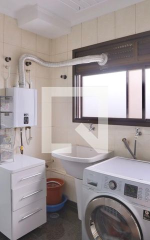 Apartamento à venda com 269m², 3 quartos e 3 vagas Apartamento à venda com 269m², 3 quartos e 3 vagasLavanderia