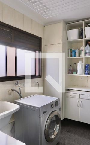 Apartamento à venda com 269m², 3 quartos e 3 vagas Apartamento à venda com 269m², 3 quartos e 3 vagasLavanderia
