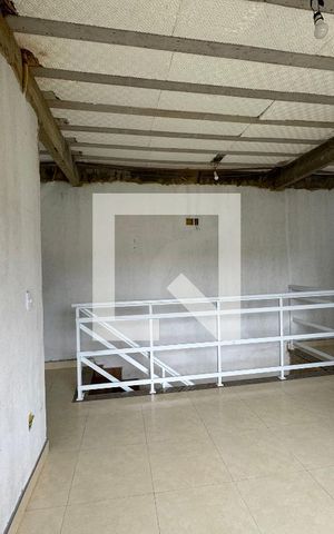 Casa à venda com 330m², 4 quartos e 4 vagas Casa à venda com 330m², 4 quartos e 4 vagasSala (segundo andar)