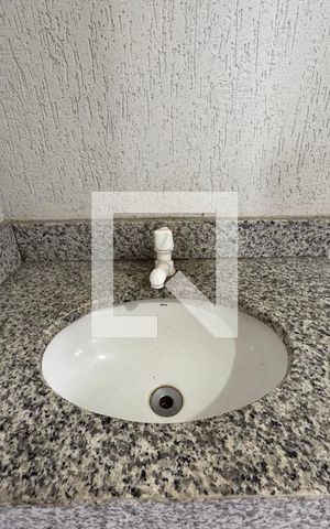 Casa à venda com 330m², 4 quartos e 4 vagas Casa à venda com 330m², 4 quartos e 4 vagasBanheiro Social (terceiro andar)