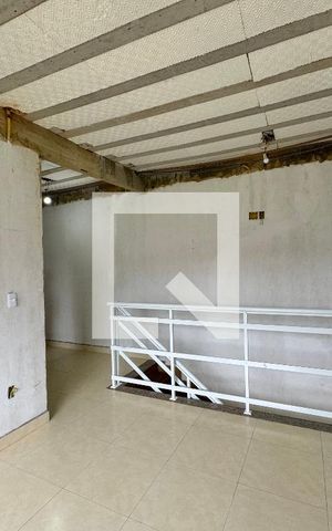 Casa à venda com 330m², 4 quartos e 4 vagas Casa à venda com 330m², 4 quartos e 4 vagasSala (segundo andar)