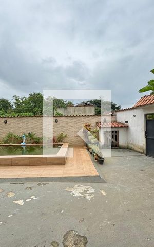 Casa à venda com 330m², 4 quartos e 4 vagas Casa à venda com 330m², 4 quartos e 4 vagasÁrea externa