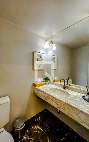 Casa à venda com 240m², 5 quartos e 2 vagasLavabo
