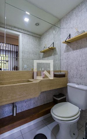 Apartamento à venda com 127m², 3 quartos e 3 vagas Apartamento à venda com 127m², 3 quartos e 3 vagasBanheiro