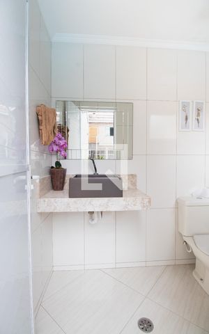 Casa à venda com 418m², 4 quartos e 6 vagasBanheiro da Piscina