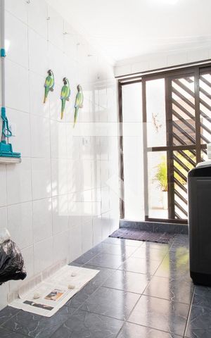Casa à venda com 418m², 4 quartos e 6 vagasÁrea de Serviço