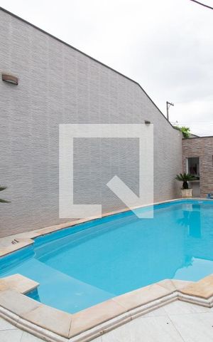 Casa à venda com 418m², 4 quartos e 6 vagasPiscina