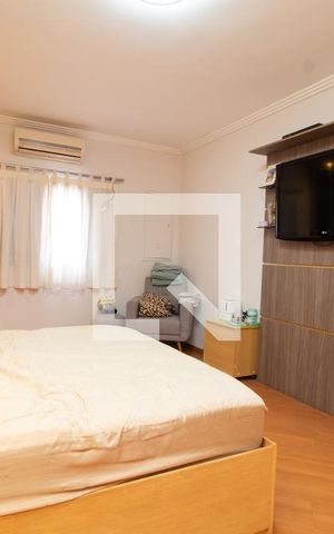 Casa à venda com 418m², 4 quartos e 6 vagasSuíte