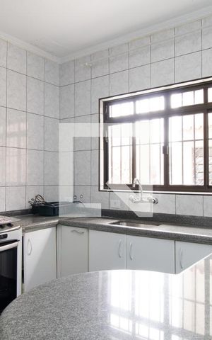 Casa à venda com 418m², 4 quartos e 6 vagasPiscina - Cozinha