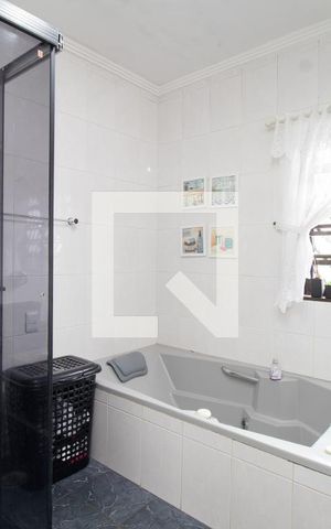 Casa à venda com 418m², 4 quartos e 6 vagasBanheiro