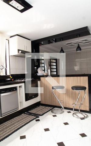 Casa à venda com 418m², 4 quartos e 6 vagasCozinha