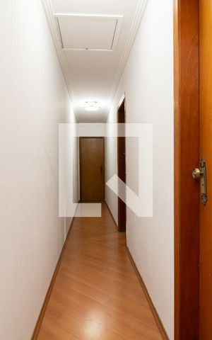 Casa à venda com 418m², 4 quartos e 6 vagasCorredor