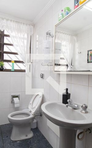 Casa à venda com 418m², 4 quartos e 6 vagasBanheiro Área de serviço