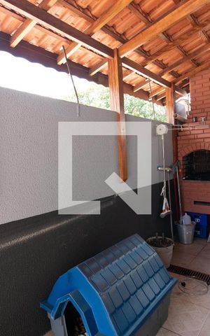 Casa à venda com 220m², 3 quartos e 2 vagas Casa à venda com 220m², 3 quartos e 2 vagasChurrasqueira