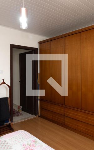Casa à venda com 207m², 4 quartos e 2 vagas Casa à venda com 207m², 4 quartos e 2 vagasQuarto - Casa 1