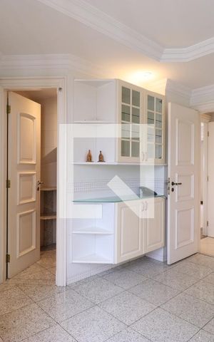 Apartamento à venda com 480m², 4 quartos e 5 vagasCopa