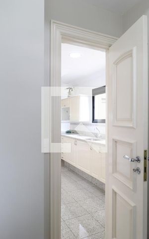 Apartamento à venda com 480m², 4 quartos e 5 vagasQuarto de Serviço 1