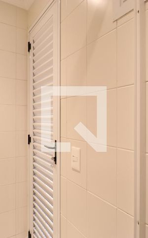 Apartamento à venda com 480m², 4 quartos e 5 vagasBanheiro de serviço 2