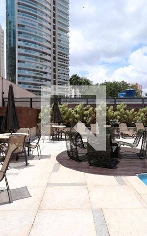 Apartamento à venda com 480m², 4 quartos e 5 vagasÁrea comum - Piscina