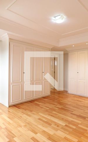 Apartamento à venda com 480m², 4 quartos e 5 vagasSuíte 2